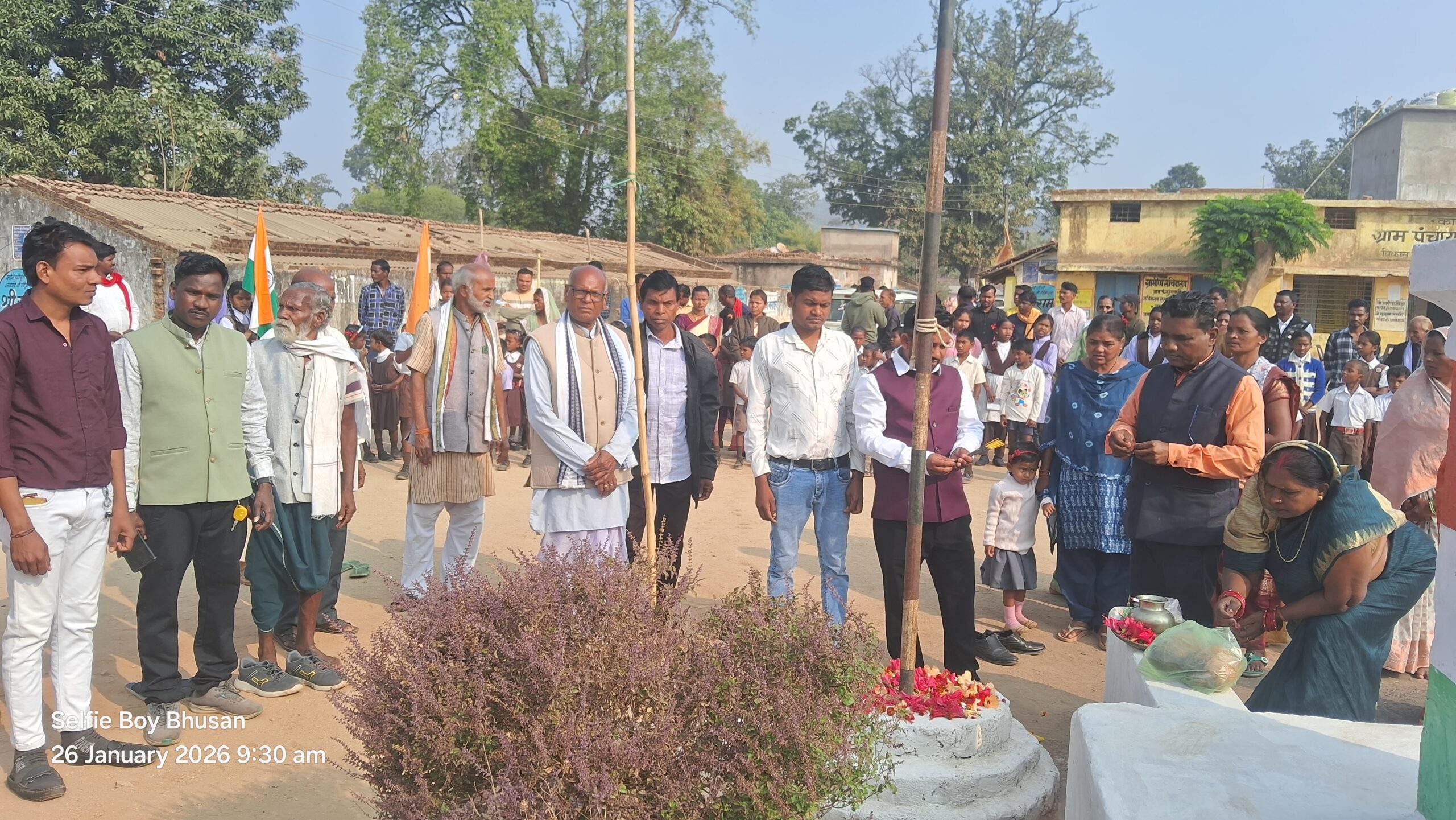 सुरंगपानी में देशभक्ति का महापर्व: सरपंच-पंचों ने मिलकर फहराया तिरंगा, एक मंच पर जुटे सभी स्कूल, गूंजा वंदे मातरम्!