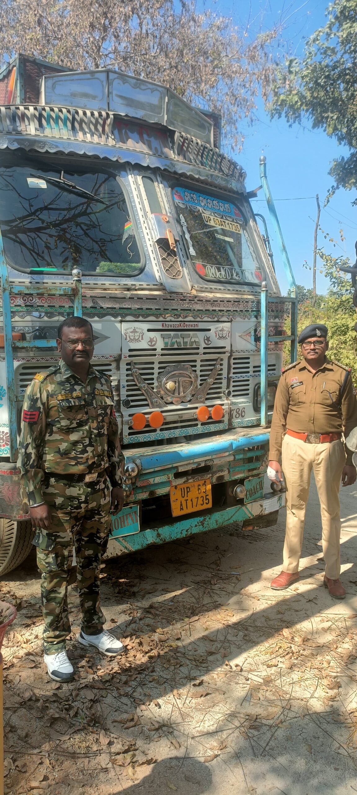 ➡️ जशपुर पुलिस ने फिर पकड़ा अवैध धान परिवहन एक ट्रक से 415 बोरी में,207 क्विंटल धान