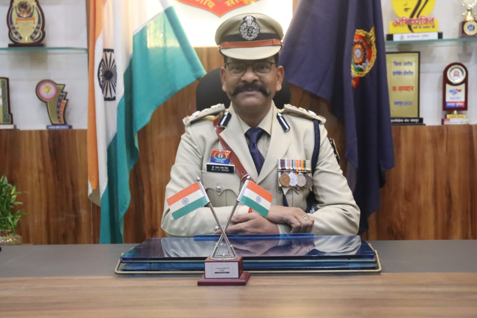 🔹 जशपुर जिले के नवपदस्थ पुलिस कप्तान डीआईजी एवं एसएसपी डॉ. लाल उमेद सिंह (IPS) ने पदभार ग्रहण किया,🔹 डीआईजी एवं एसएसपी डॉ. लाल उमेद सिंह बने जशपुर जिले के 22वें पुलिस अधीक्षक,