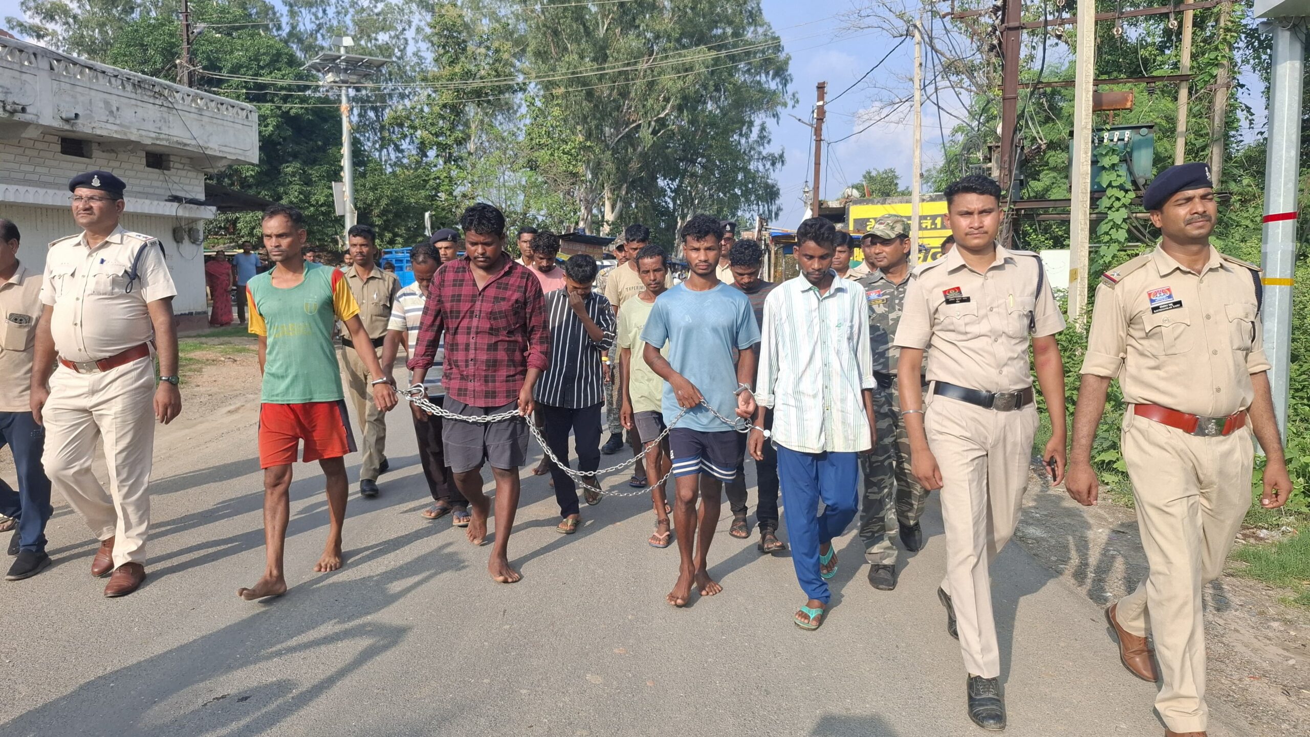 ➡️ ऑपरेशन शंखनाद , गौ वंश मांस के साथ 10 आरोपी पकड़ाए, , पुलिस ने लिया हिरासत में, भेजा जावेगा जेल